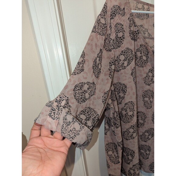 Torrid Size 3 (3x 22/24) Pink Leopard Print Skull Blouse - Picture 4 of 7